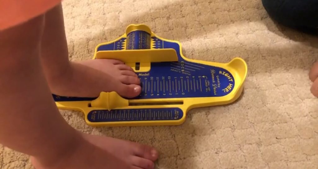 How to measure your foot in a brannock Device 1