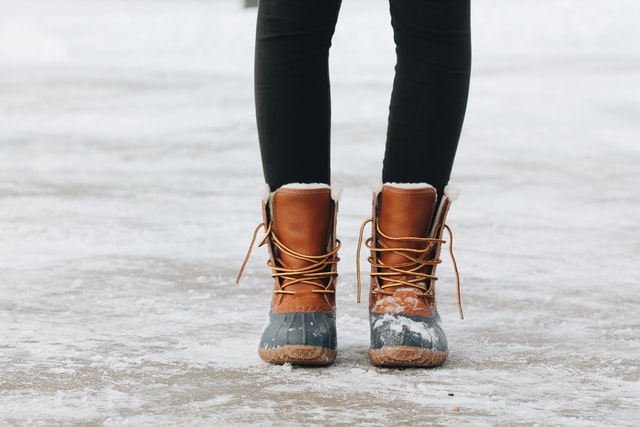 How to wear duck boots with skinny jeans? [Complete Guide]